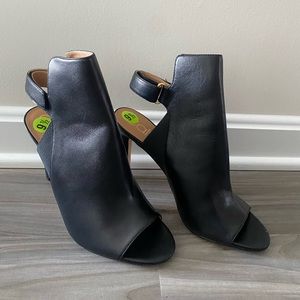 calvin klein sandra black sandals / size 9.5